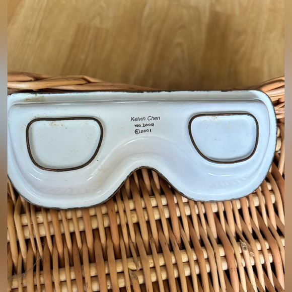 ENAMELED God Bless America USA Flag Kelvin Chen Enamel Painted
Eyeglass Holder - Picture 3 of 5